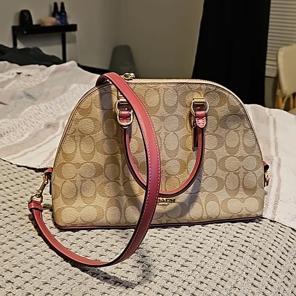Purse - Picture 3 of 4
